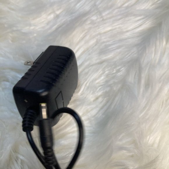 BSY BSYB050200u W Power Supply Adapter Charger Cord Output 5V 2.0A Switching - Picture 4 of 5